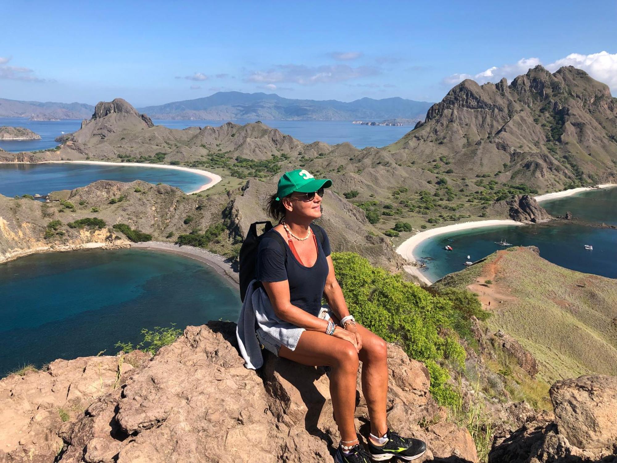 Dua Putri Komodo Homestay エクステリア 写真