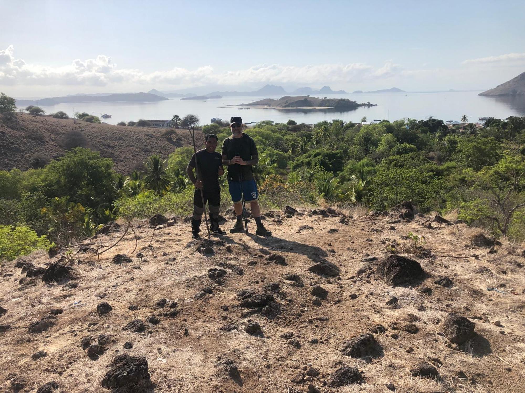 Dua Putri Komodo Homestay エクステリア 写真